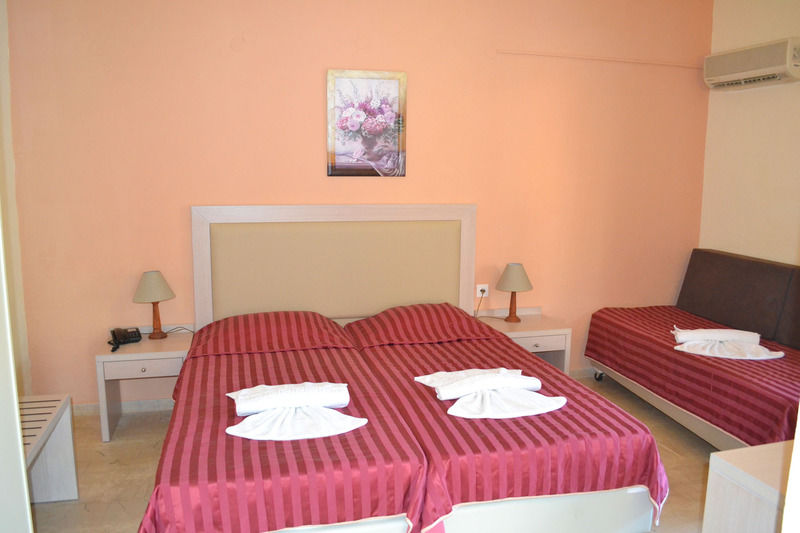 Amnissos Hotel Pigianos Kampos  Екстериор снимка