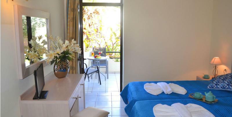 Amnissos Hotel Pigianos Kampos  Екстериор снимка