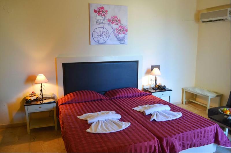 Amnissos Hotel Pigianos Kampos  Екстериор снимка